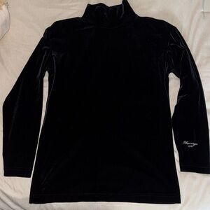 Black velvet turtle neck!